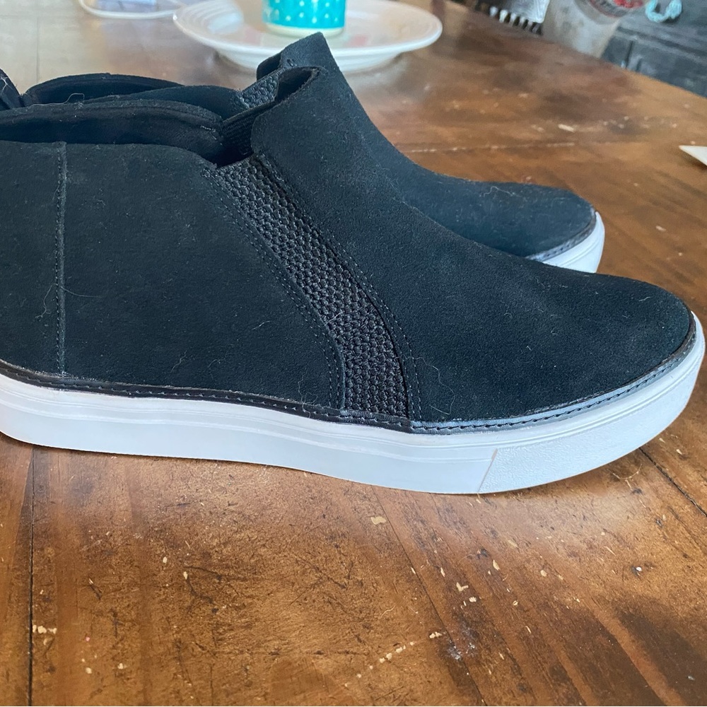 TOMS Bryce women’s sneaker - NWOT size 8.5 w